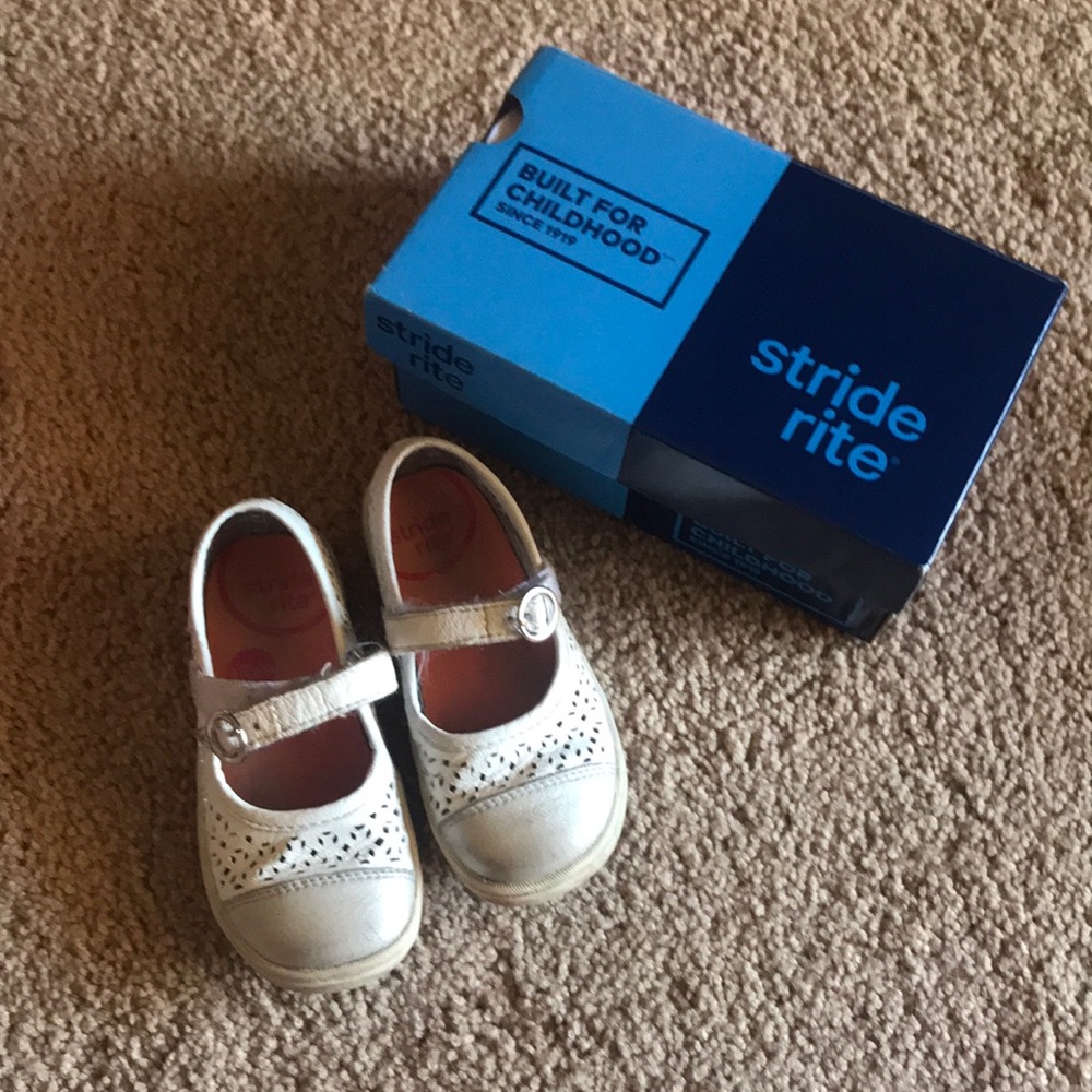 Genuine letter toddler shoes